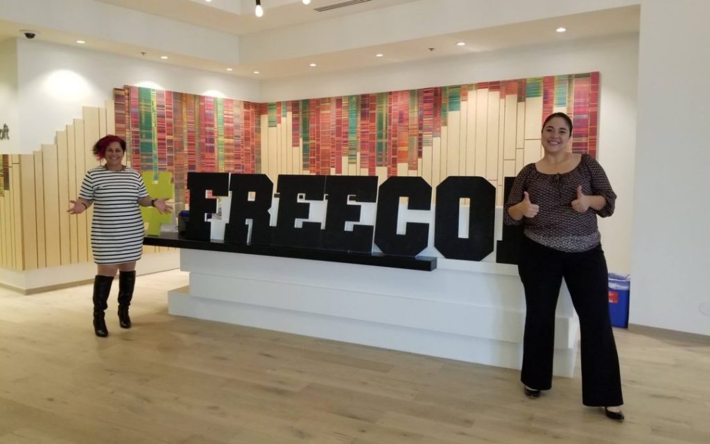 Larissa Dávila fue oradora en #FREECON2018, conferencia sobre los negocios freelance, y les habló sobre los "COPYCATS! Cómo lidiar con ellos". 