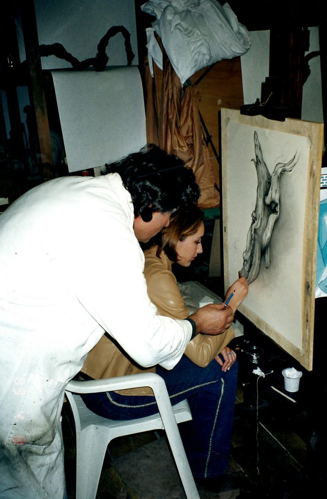 Daniela Oliver taking art classes with Italian painter, Mario Pachioli.