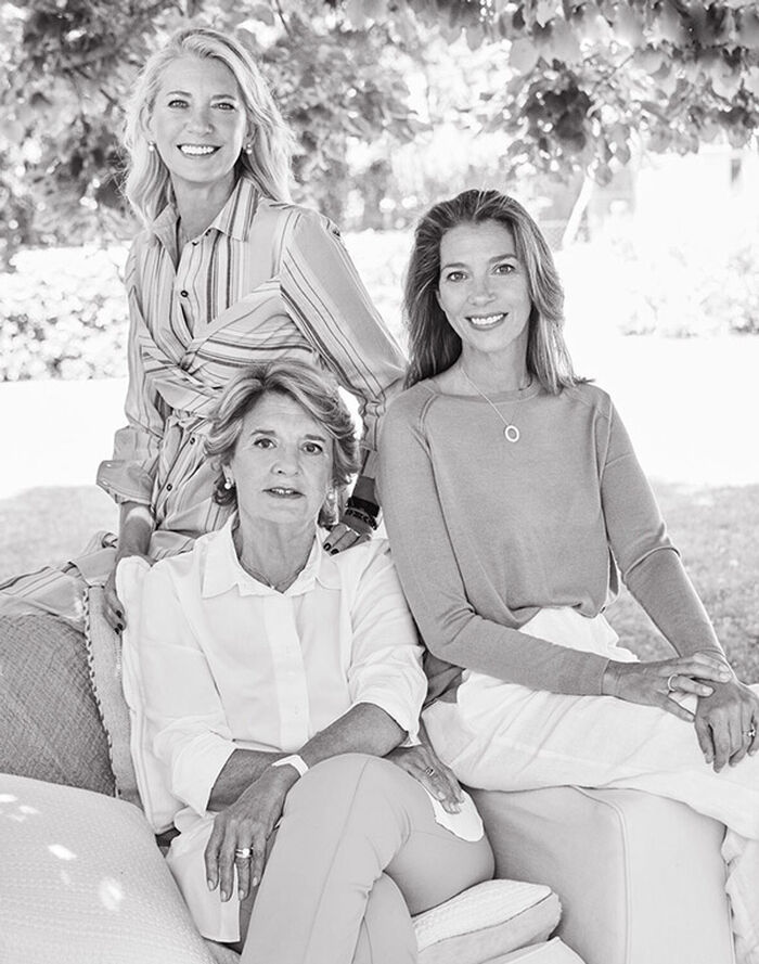 Natura Bisse was founded in Barcelona by the Fisas Family.